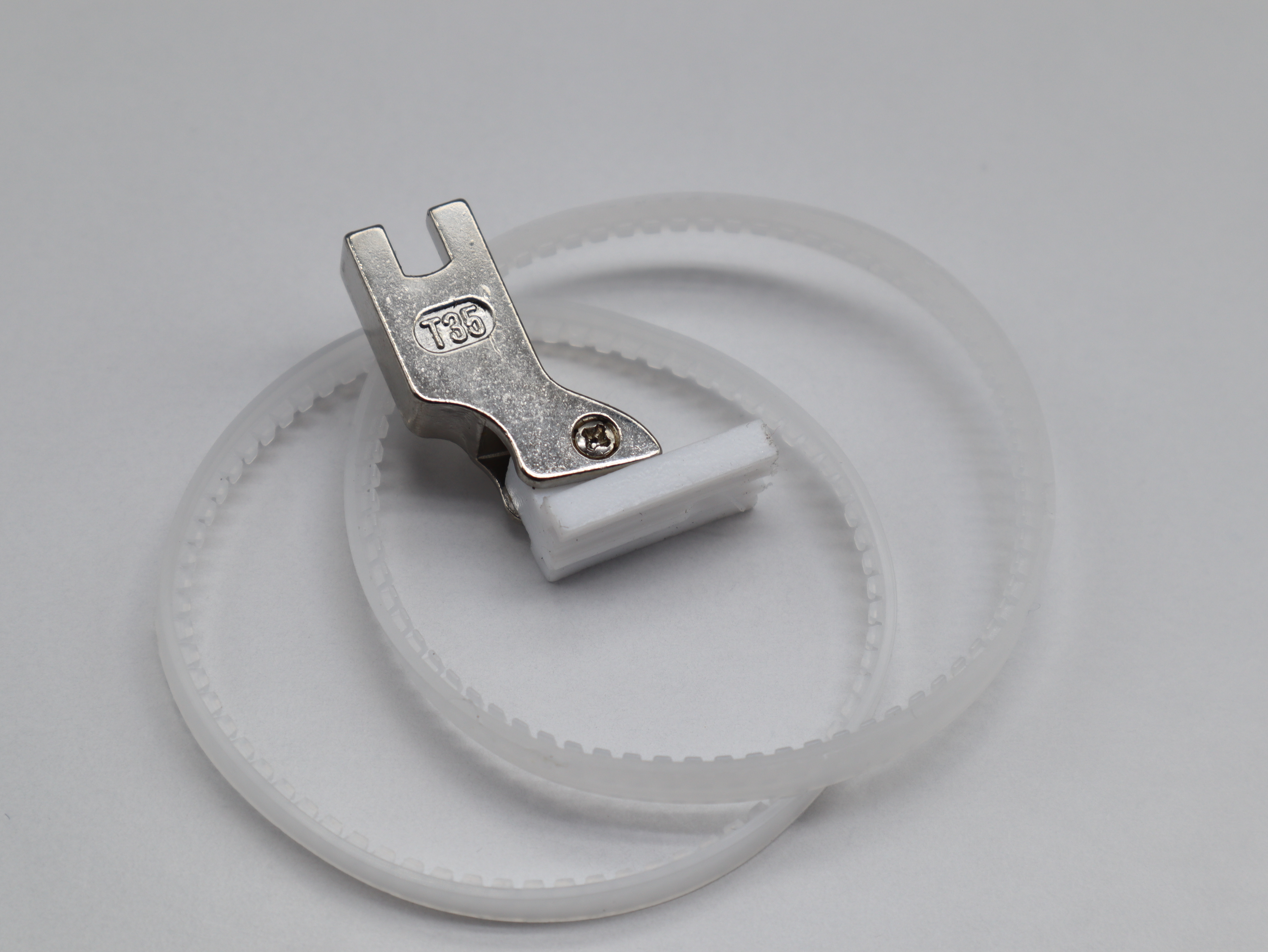 Accessoires et pièces de machine à coudre