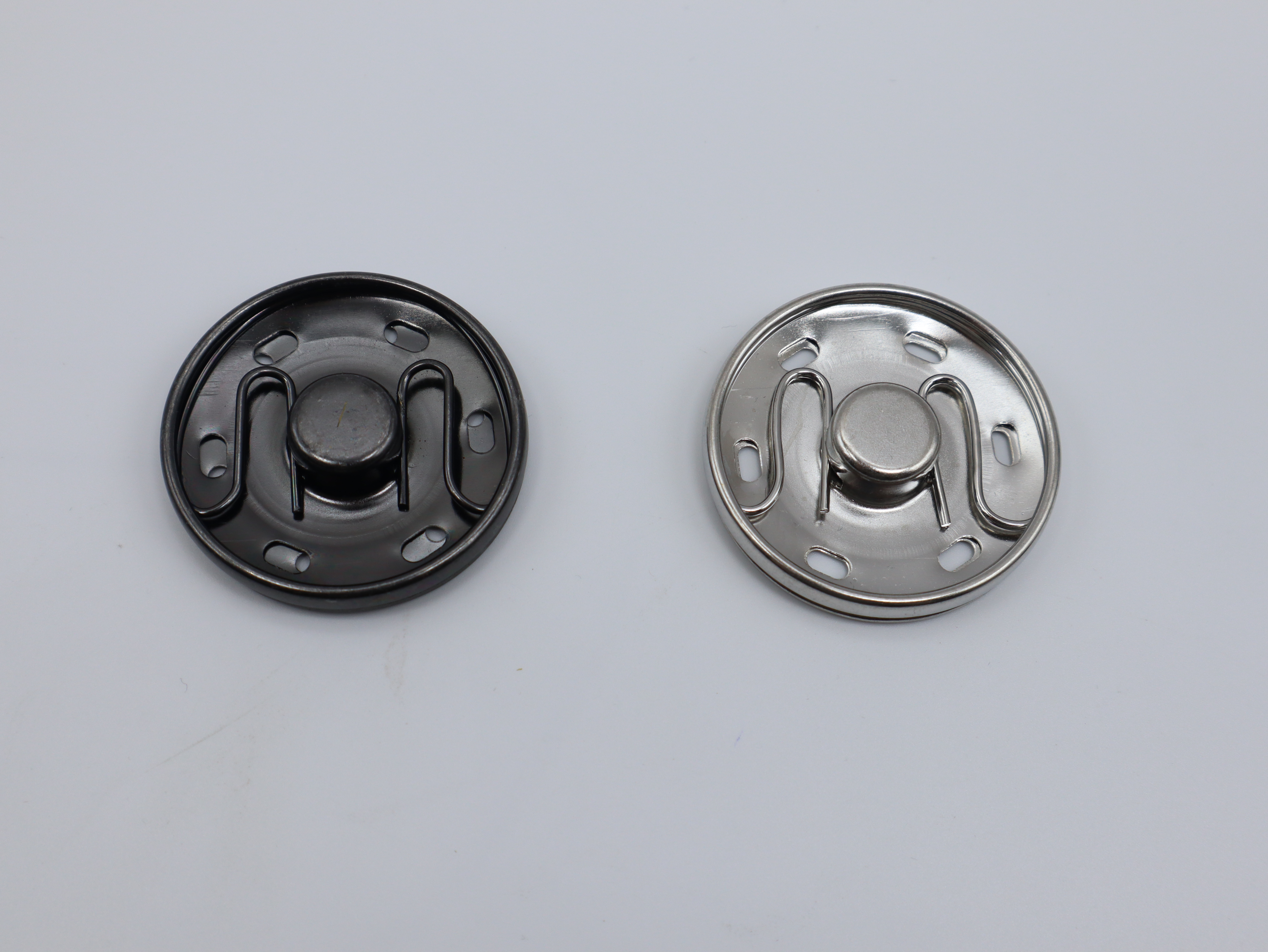 Boutons pressions à coudre