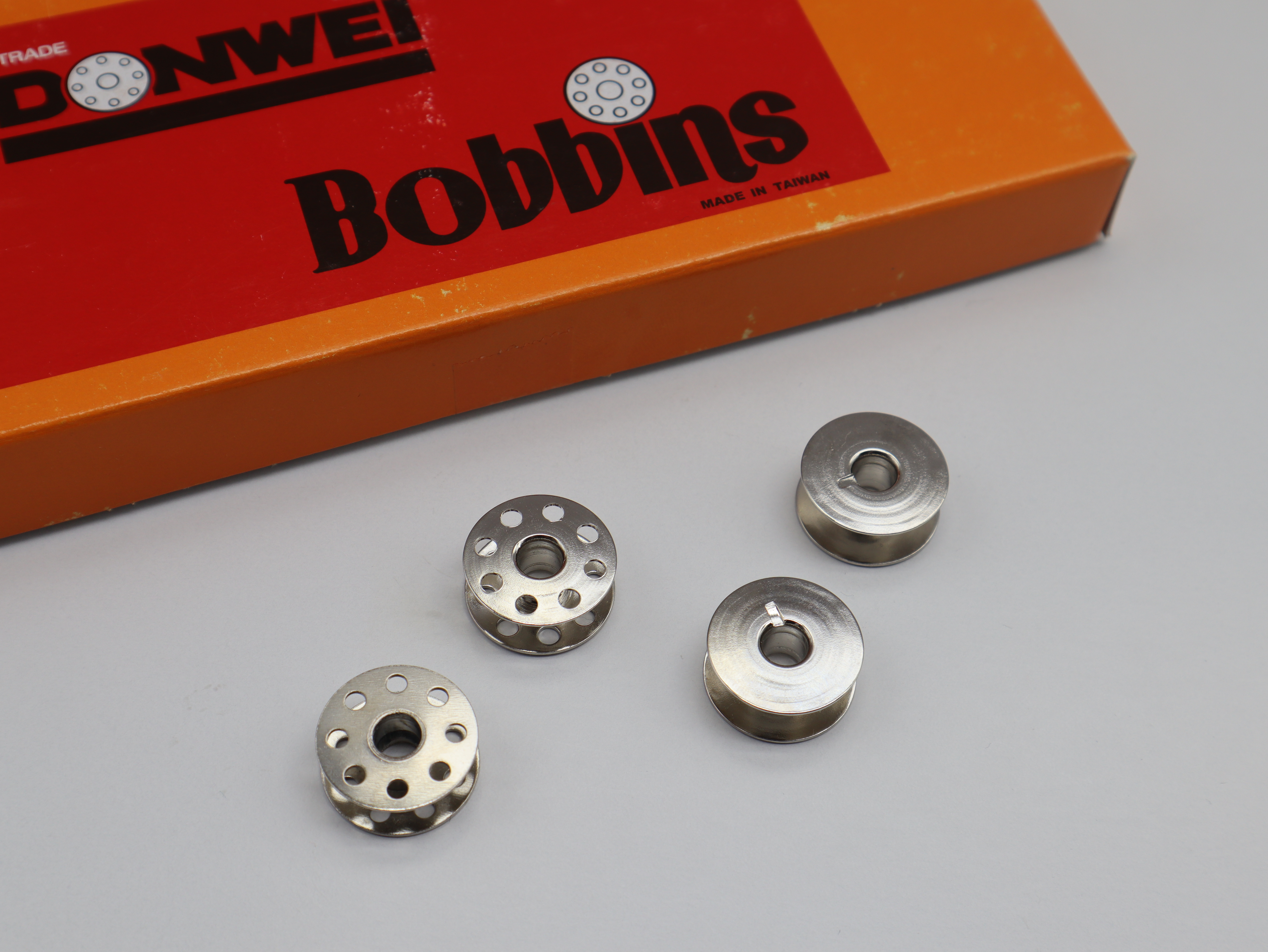 Accessoires et pièces de machine à coudre